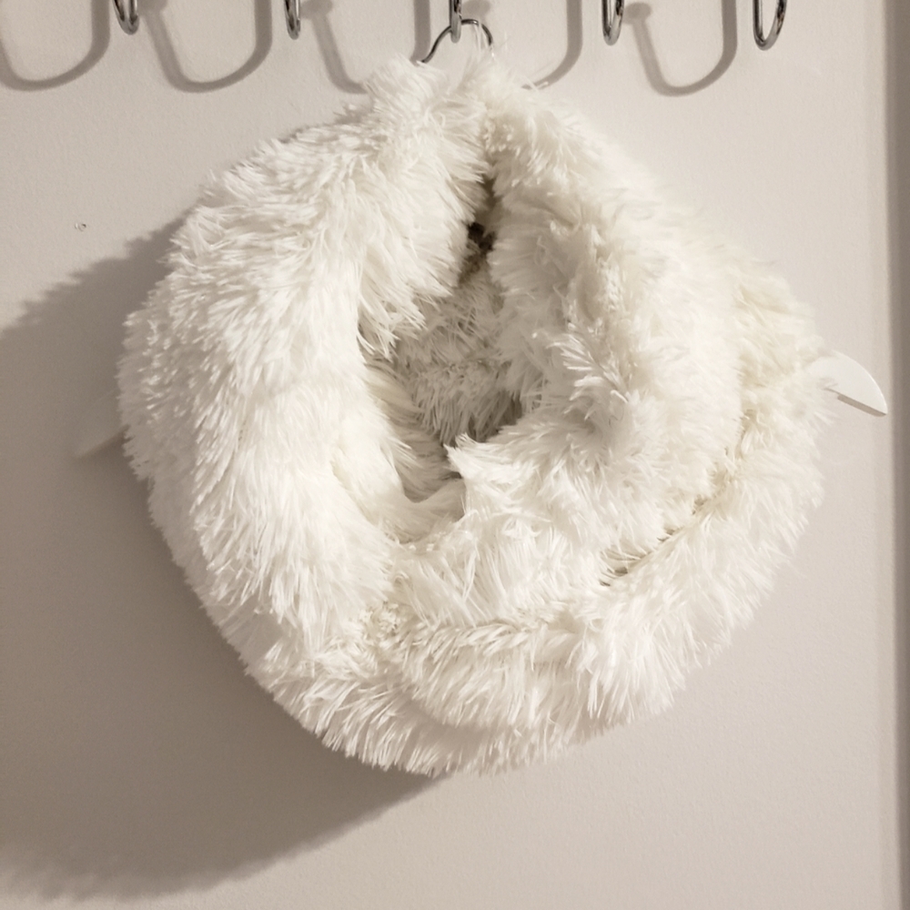 Furocious Faux Fur Collection18 Snood Scarf White Ultra Soft Luxury Fall Winter